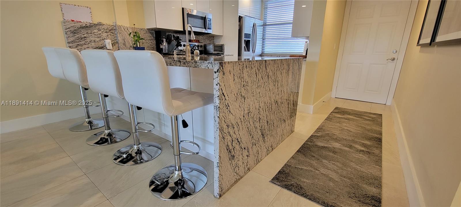 CONDO 15 OF WHITEHALL CON - Residential