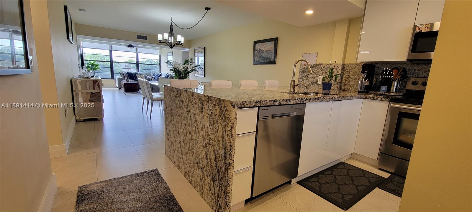 CONDO 15 OF WHITEHALL CON - Residential