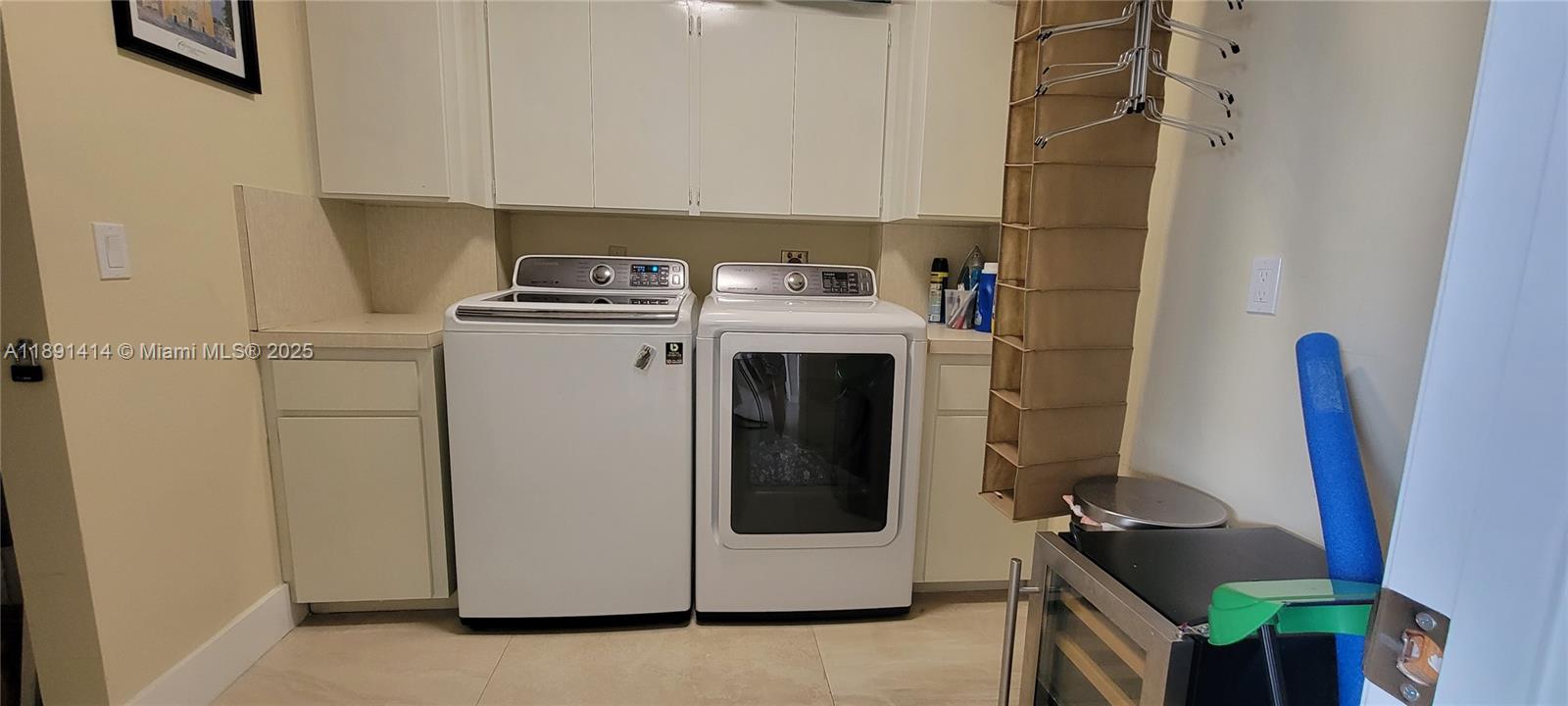 CONDO 15 OF WHITEHALL CON - Residential