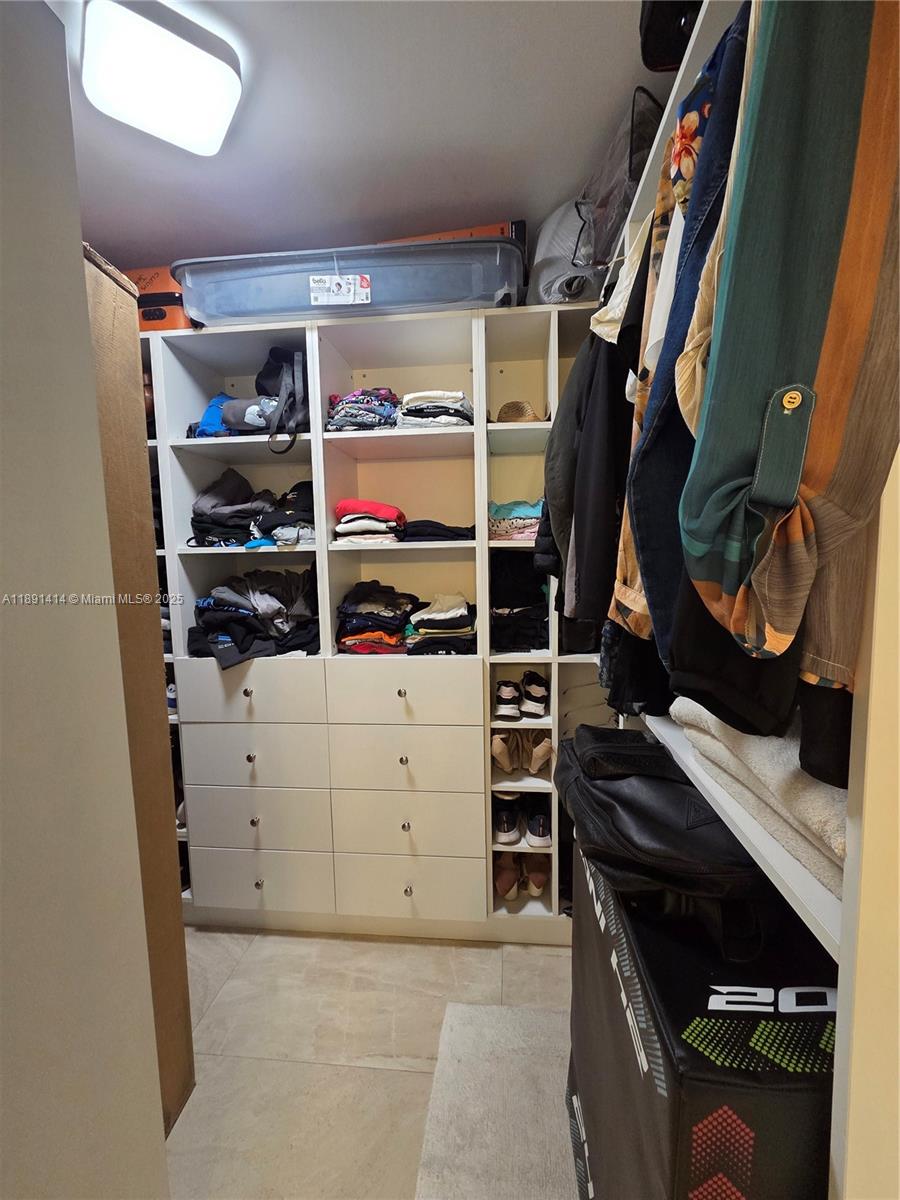 CONDO 15 OF WHITEHALL CON - Residential