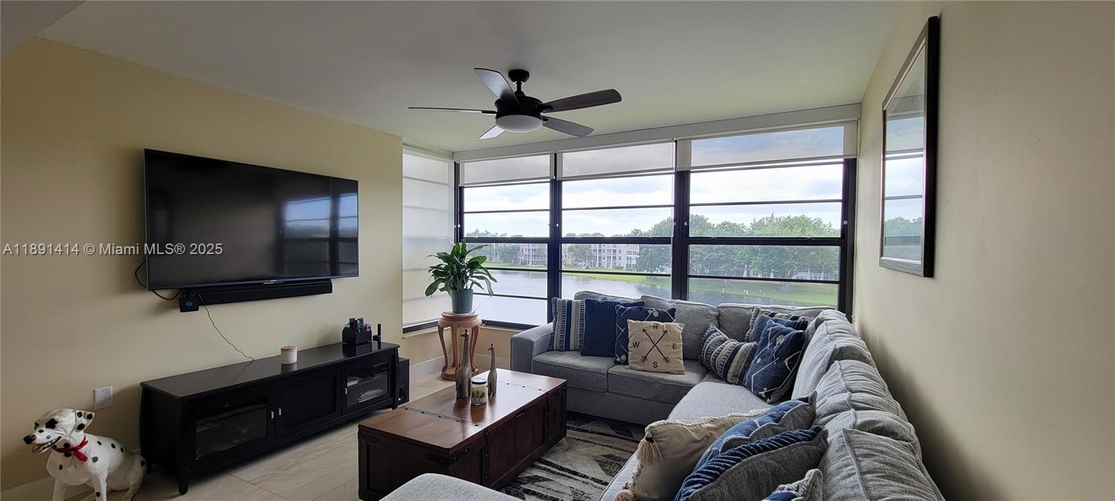 CONDO 15 OF WHITEHALL CON - Residential