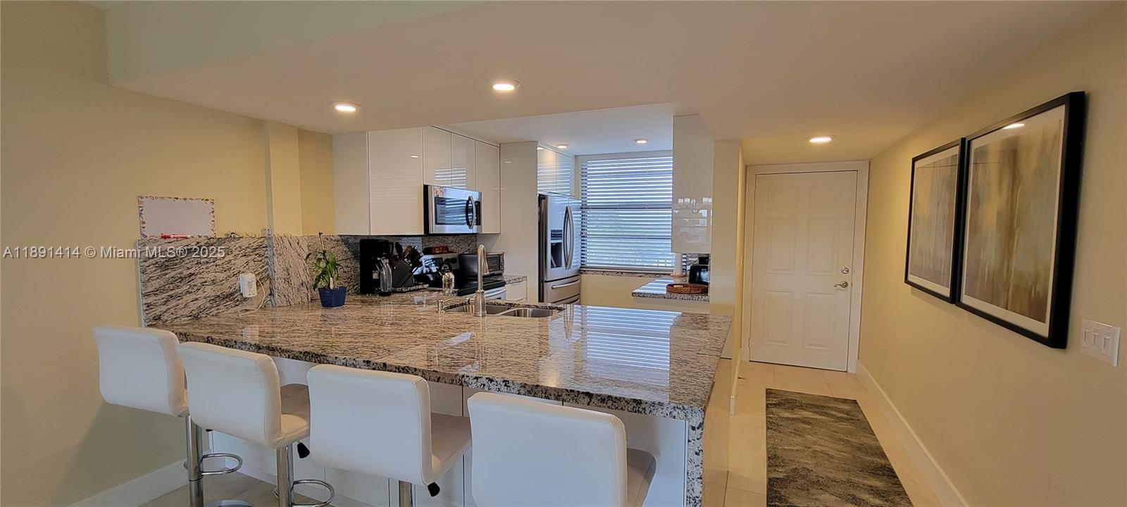 CONDO 15 OF WHITEHALL CON - Residential