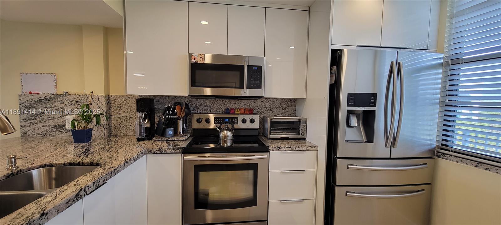 CONDO 15 OF WHITEHALL CON - Residential