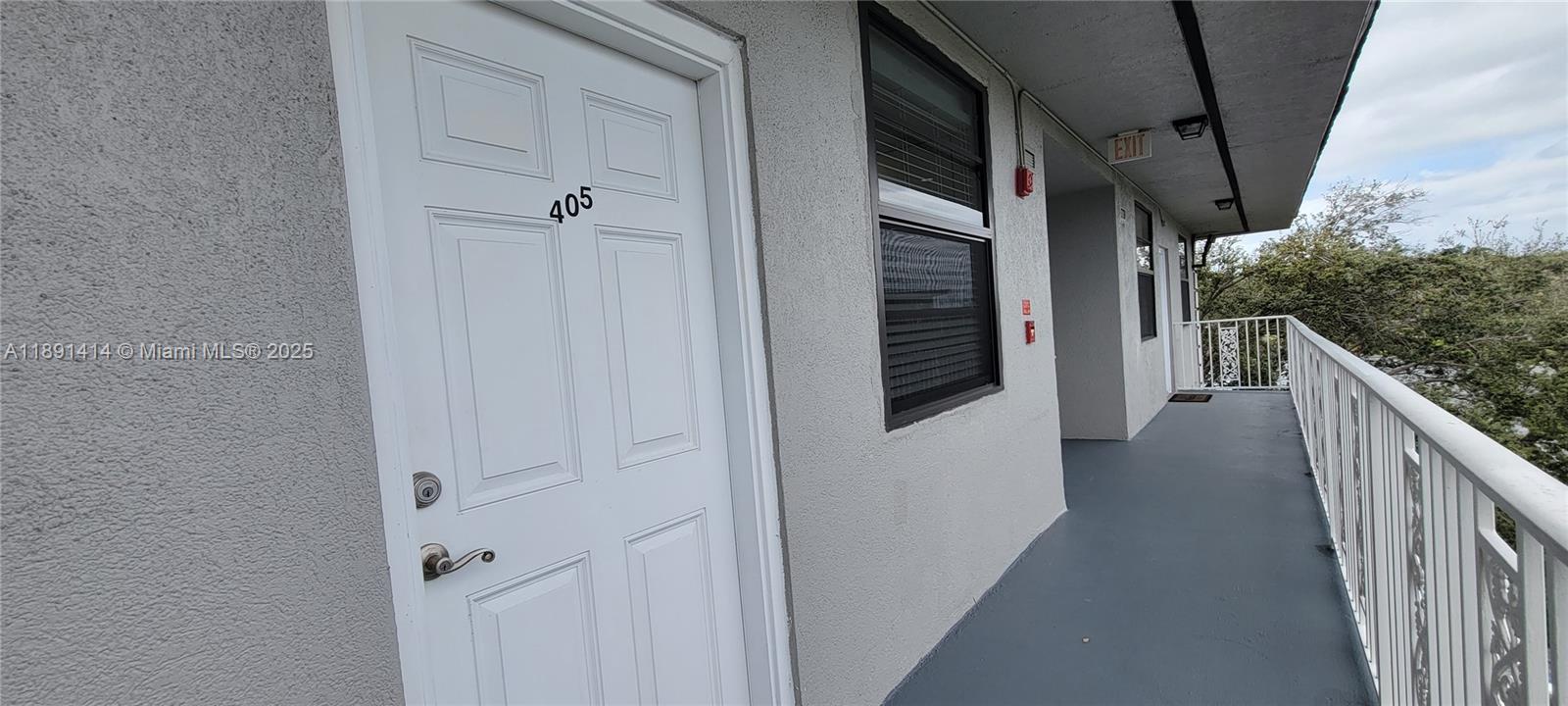 CONDO 15 OF WHITEHALL CON - Residential