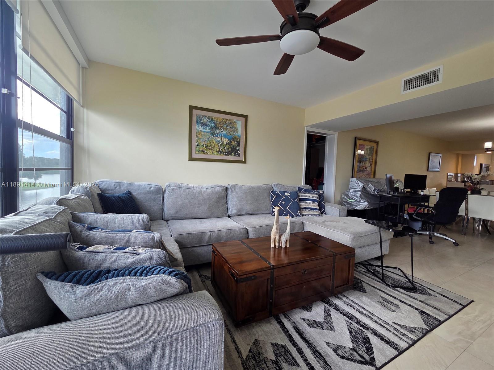 CONDO 15 OF WHITEHALL CON - Residential