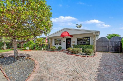 Photo of 10841 SW 68th Dr, Miami, FL 33173 (MLS # A12002895)