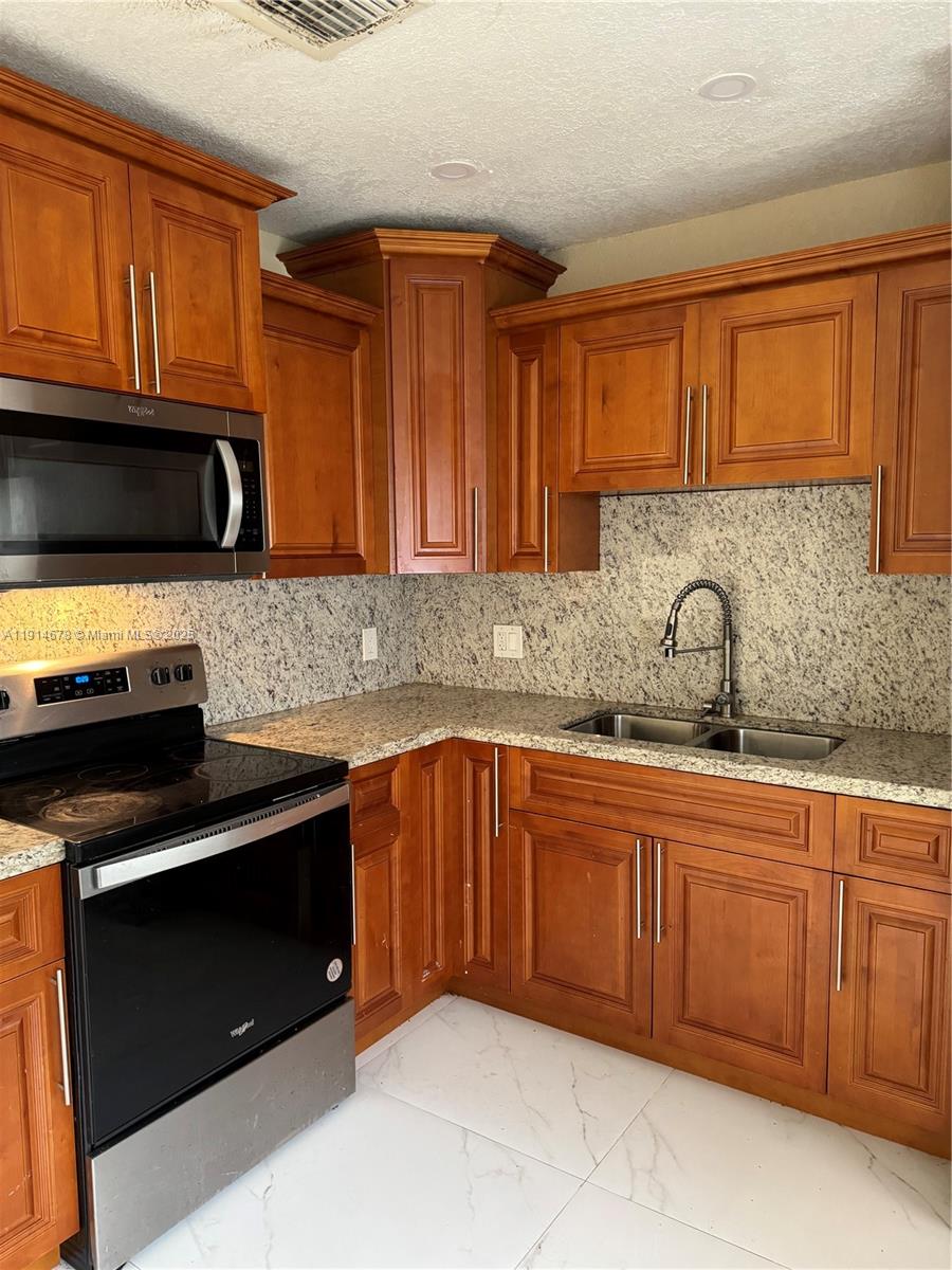 BEVERLY PARK - Residential Lease