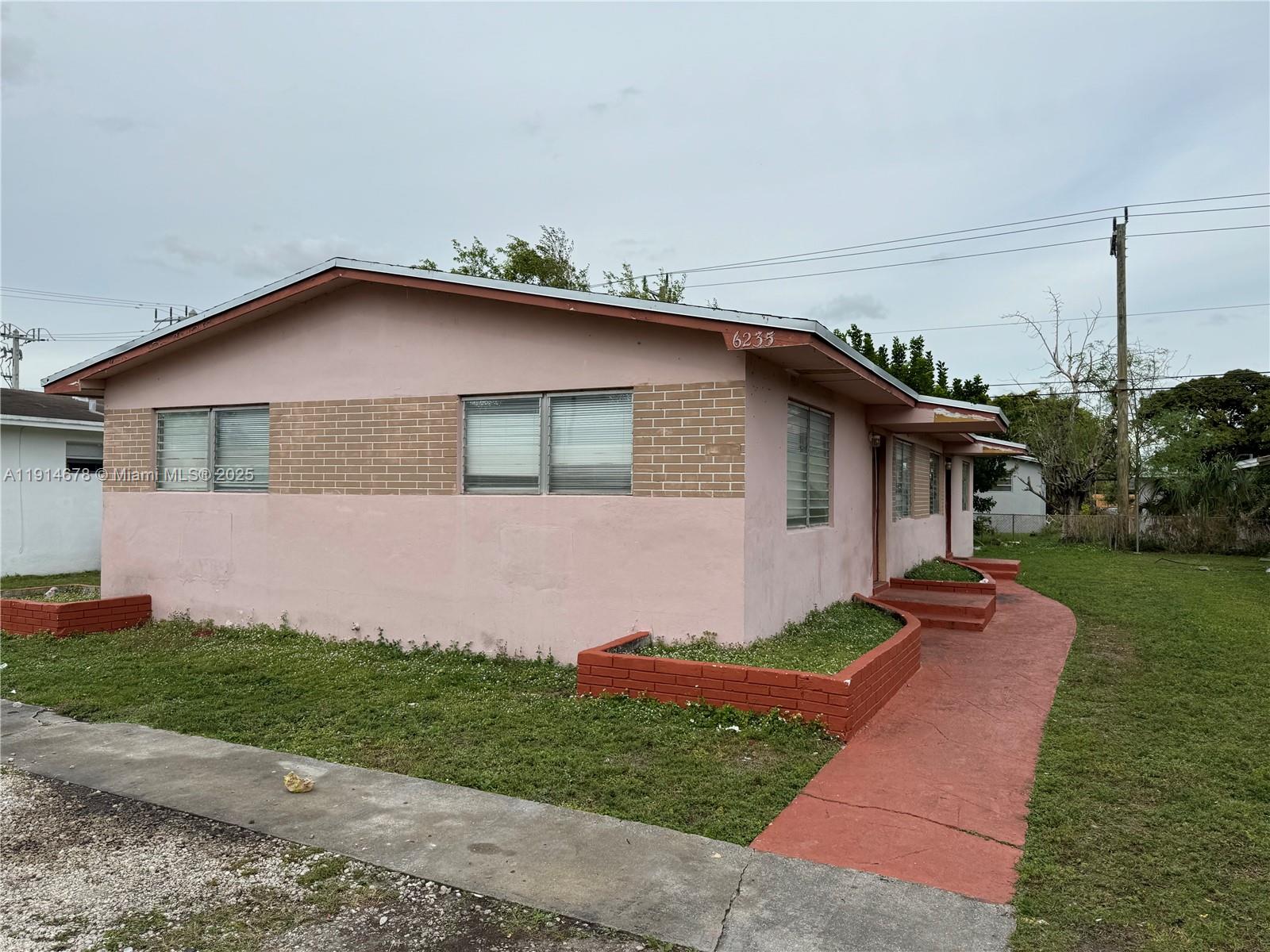 BEVERLY PARK - Residential Lease