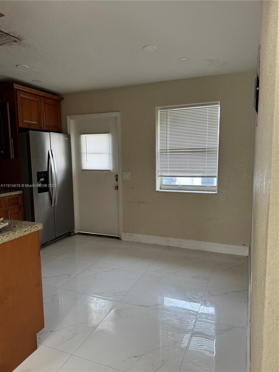 BEVERLY PARK - Residential Lease