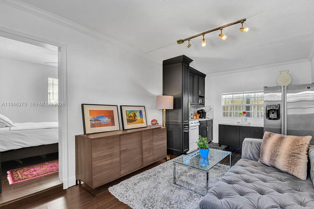 BOWMAN HEIGHTS - Residential