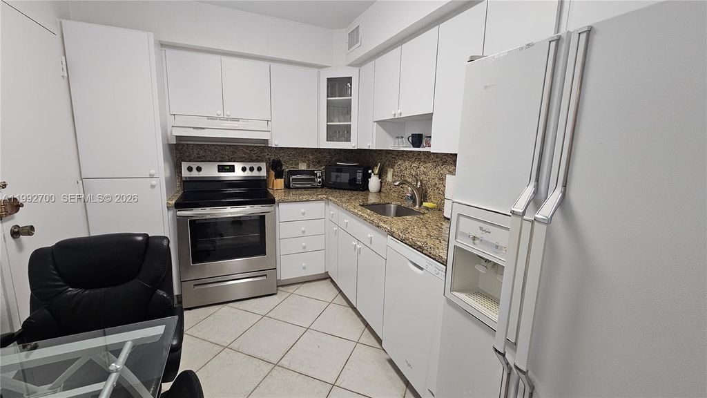 Photo of 1980 S Ocean Dr #15K, Hallandale Beach, FL 33009 (MLS # A11992700)