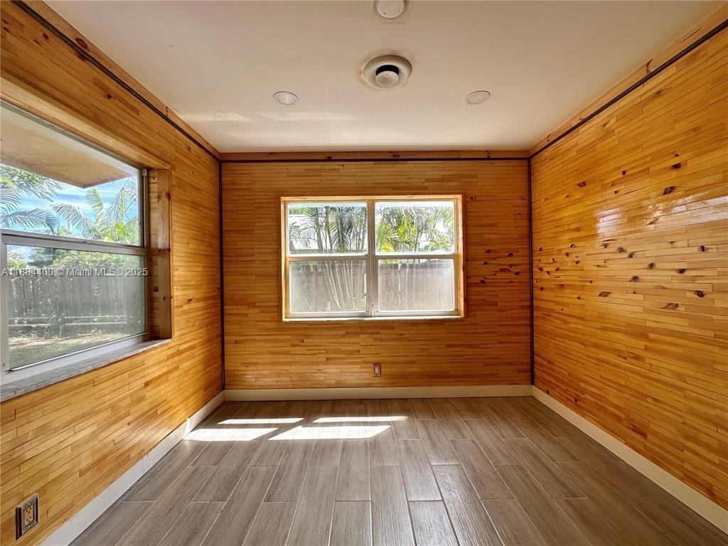 PINE CREST AMENDED PLAT - Residential Lease