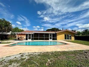 PINE CREST AMENDED PLAT - Residential Lease