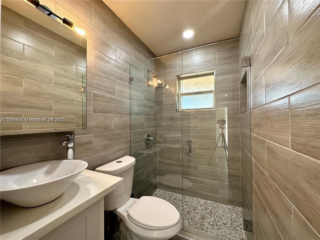 PINE CREST AMENDED PLAT - Residential Lease