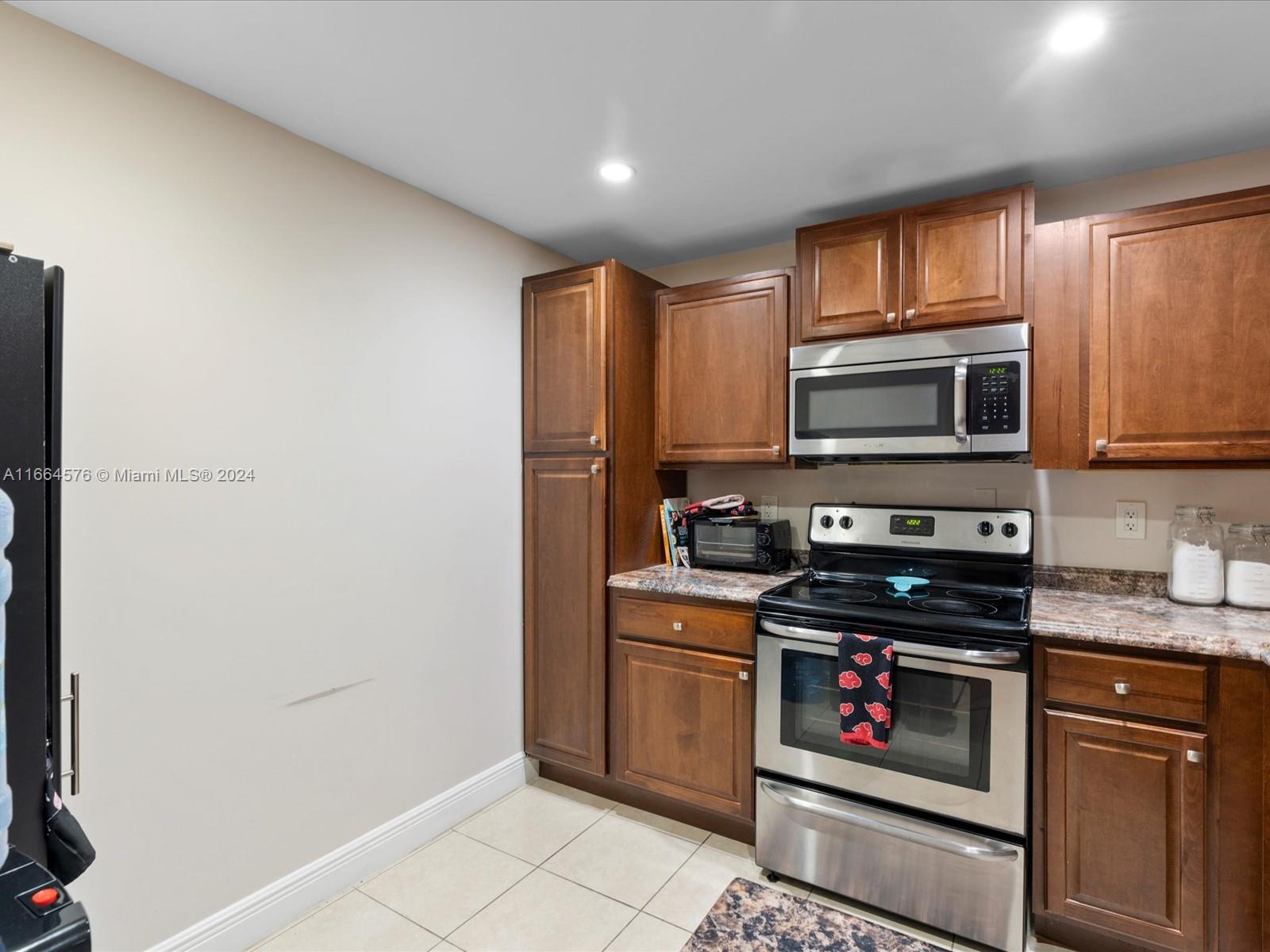 LAFAYETTE CONDO - Residential