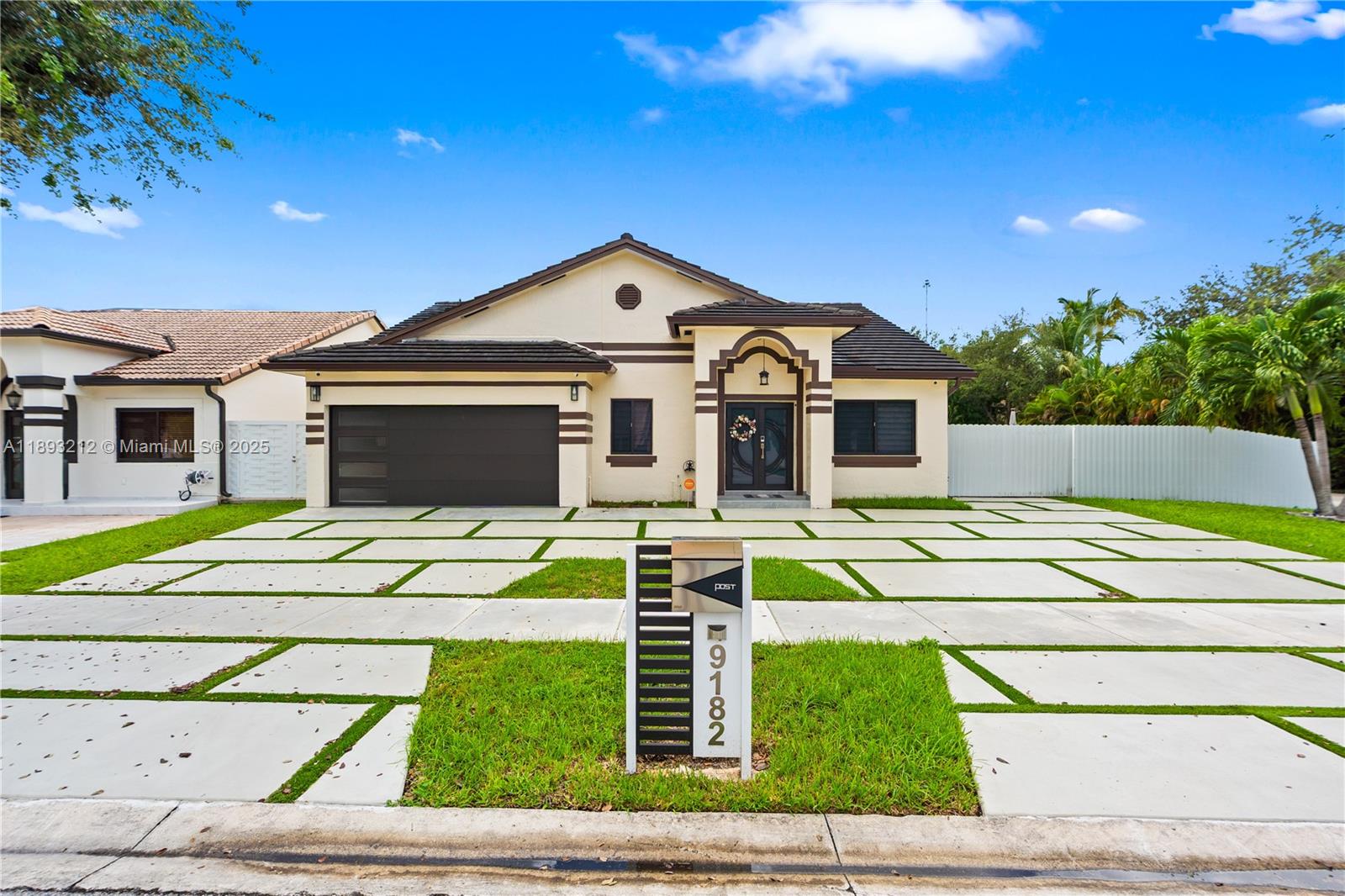 FLORIDA TROPICAL ESTATES - Residential
