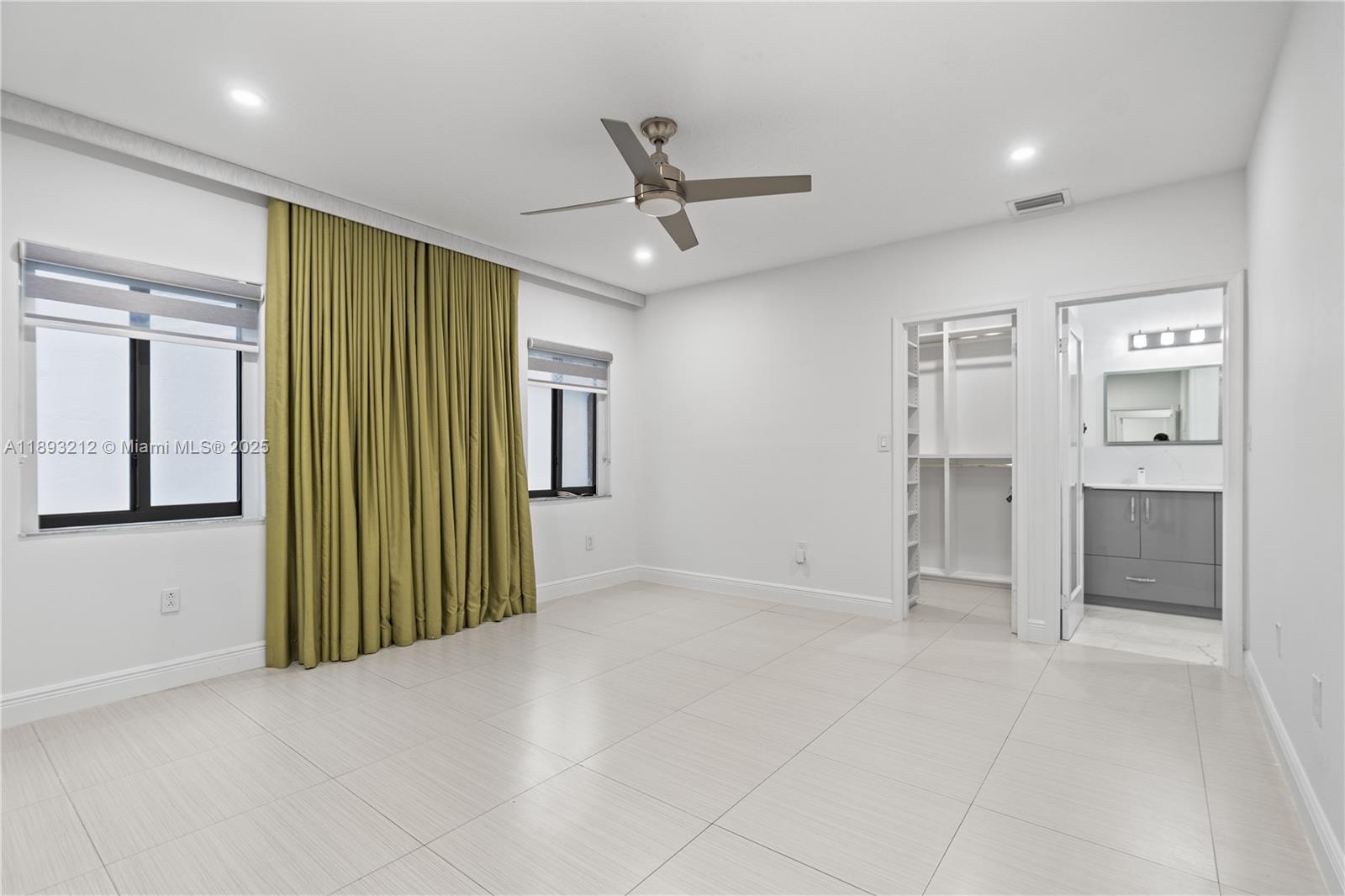 FLORIDA TROPICAL ESTATES - Residential