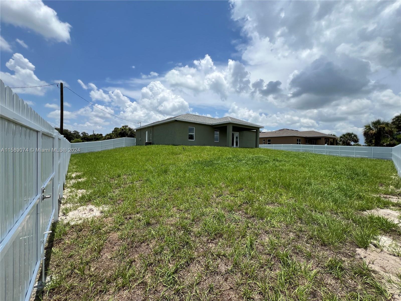 PORT LABELLE - Residential Lease