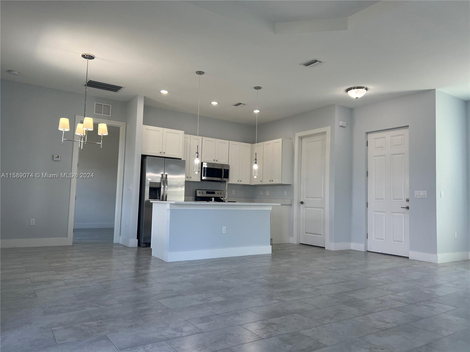 PORT LABELLE - Residential Lease
