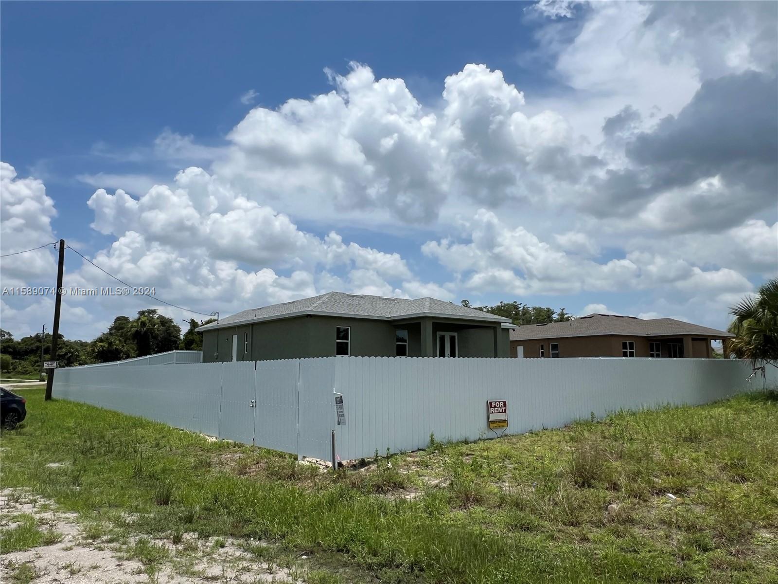 PORT LABELLE - Residential Lease
