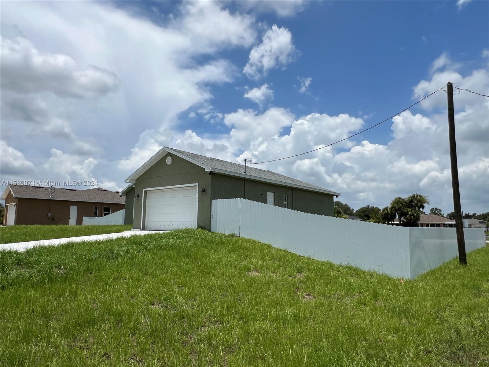 PORT LABELLE - Residential Lease