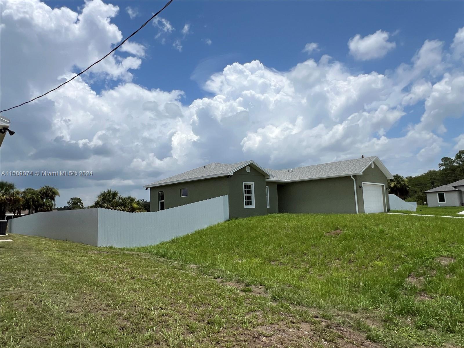 PORT LABELLE - Residential Lease