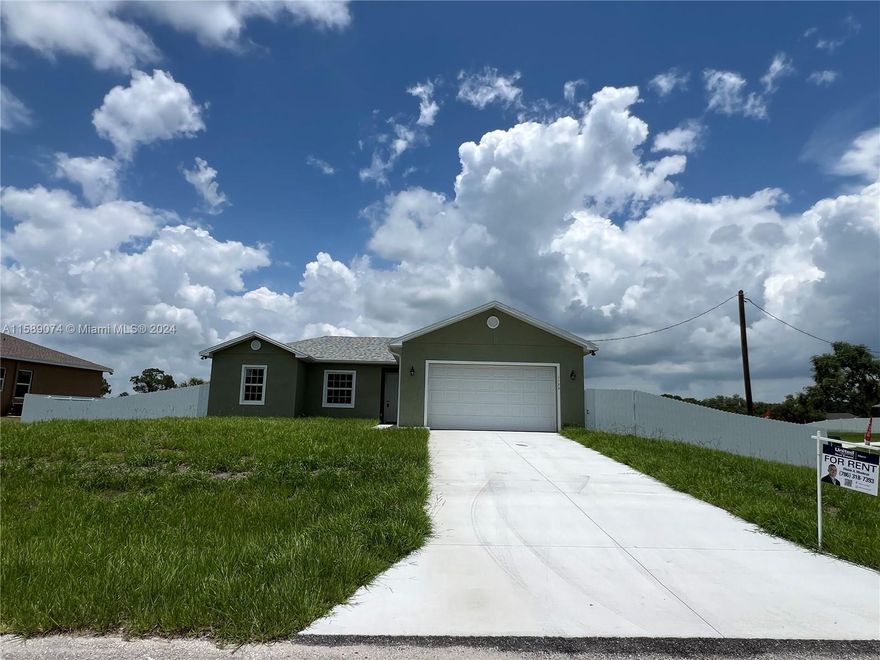 Spectacular brand new house! 1 story, single family home located in a great community in Port LaBelle, Florida.
Open concept floor plan with vaulted ceilings and spacious living room. 3 bedrooms, 2 bathrooms and 2 car garage
with a bay for an additional 4 cars. Bedrooms have large walk-in closets and primary bathroom has his and hers
sinks and a tiled shower. Granite counters in bathrooms and kitchen center island, soft close cabinets, and
stainless steel energy efficient appliance package. Approximately 1,500 sq. ft. under air, over 2,000 sq. ft. total.
Covered terrace, great backyard. Move-In ready!