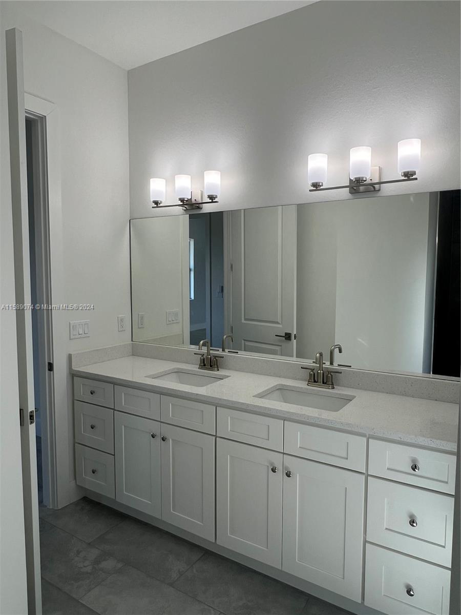 PORT LABELLE - Residential Lease
