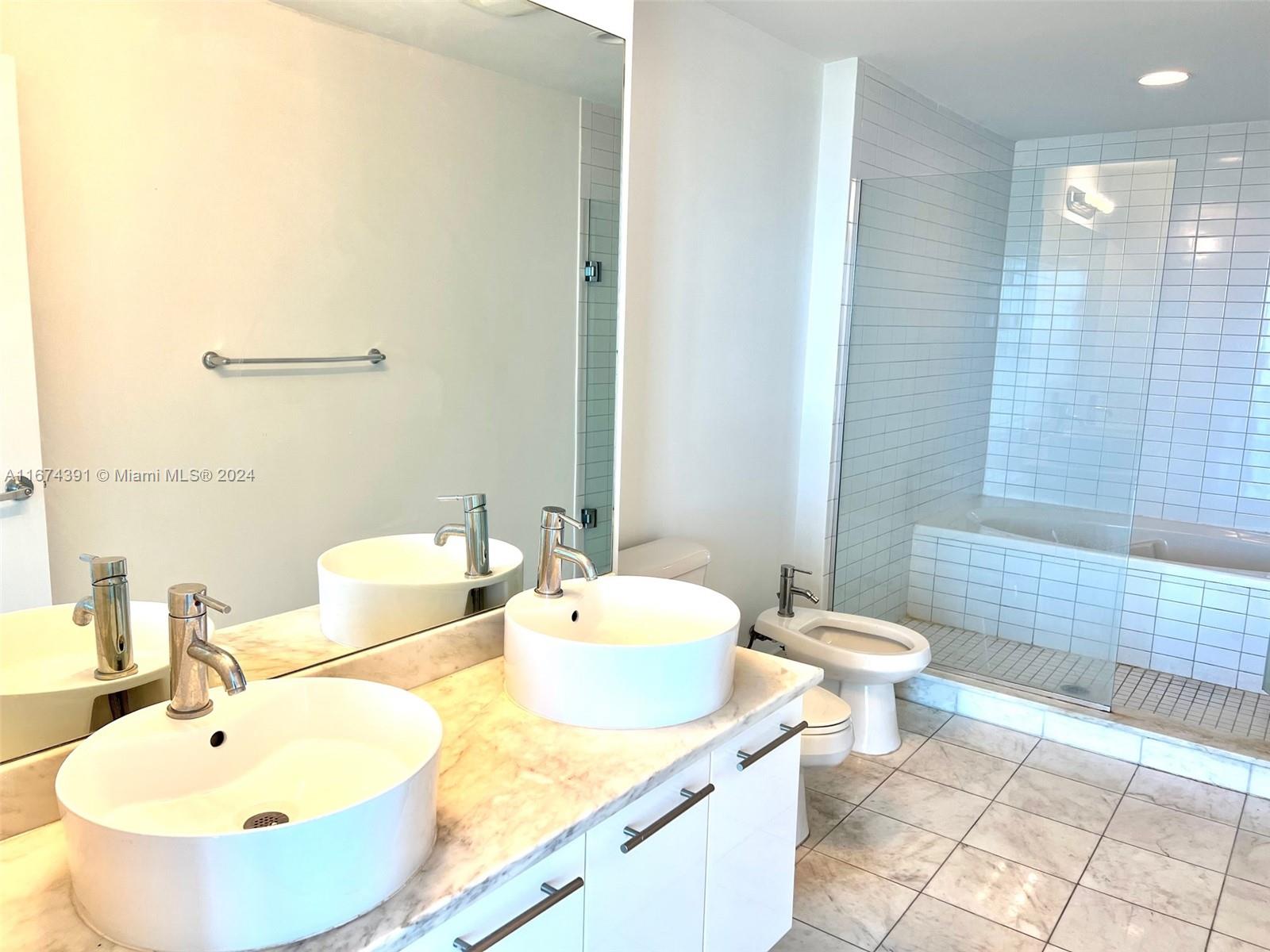 MARINABLUE CONDO - Residential