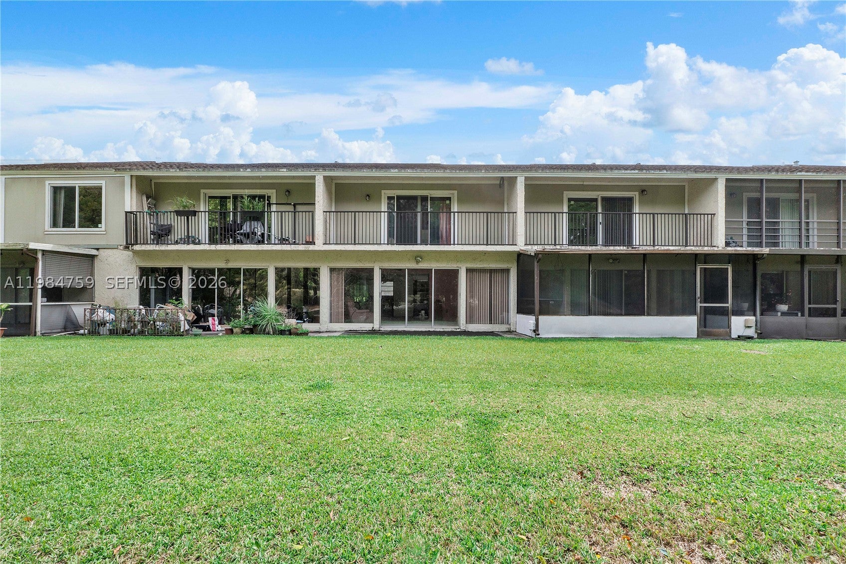 8133 Lagos De Campo Blvd J1, Tamarac FL 33321
