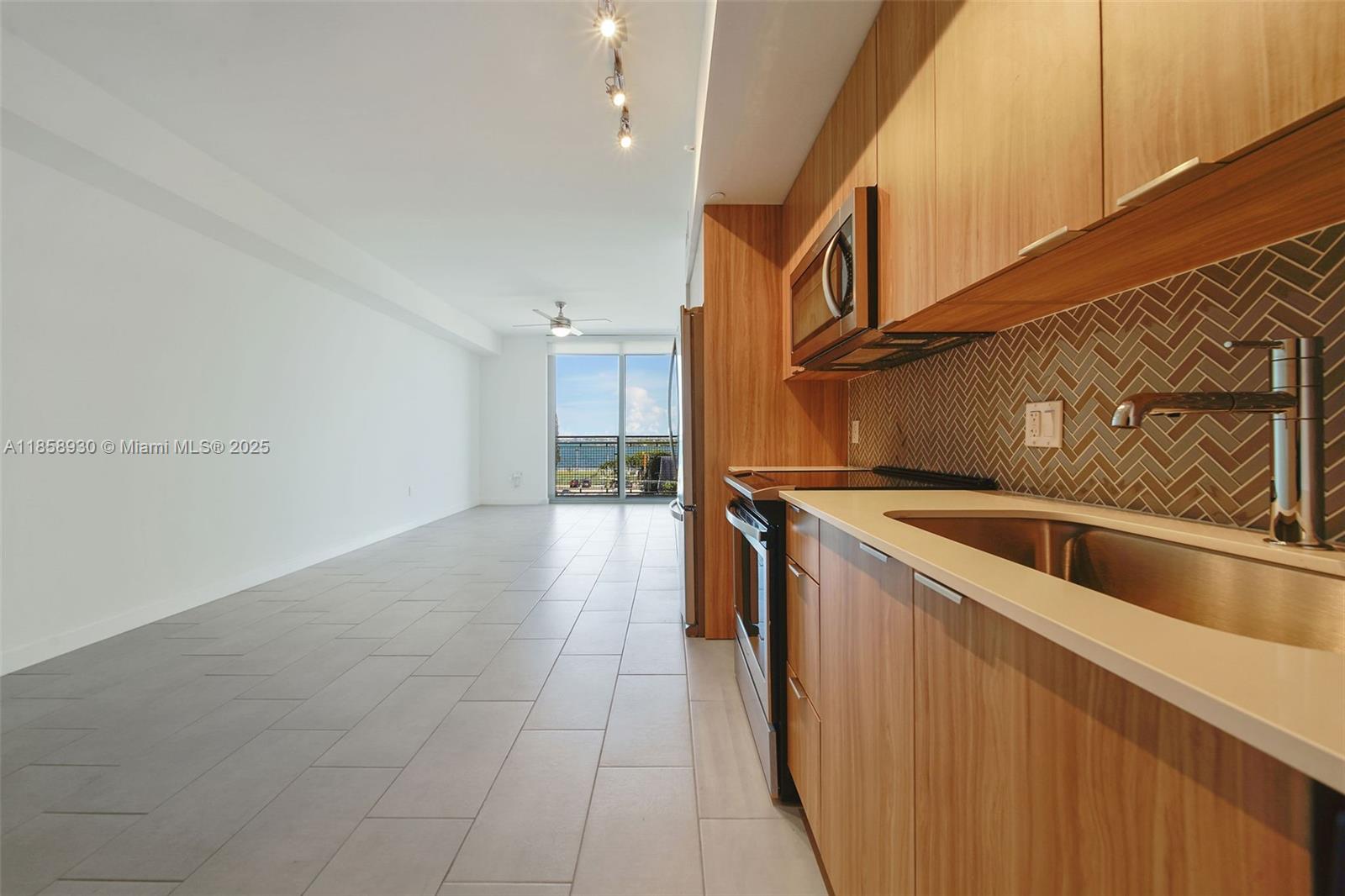 2150 N Bayshore Dr 0312