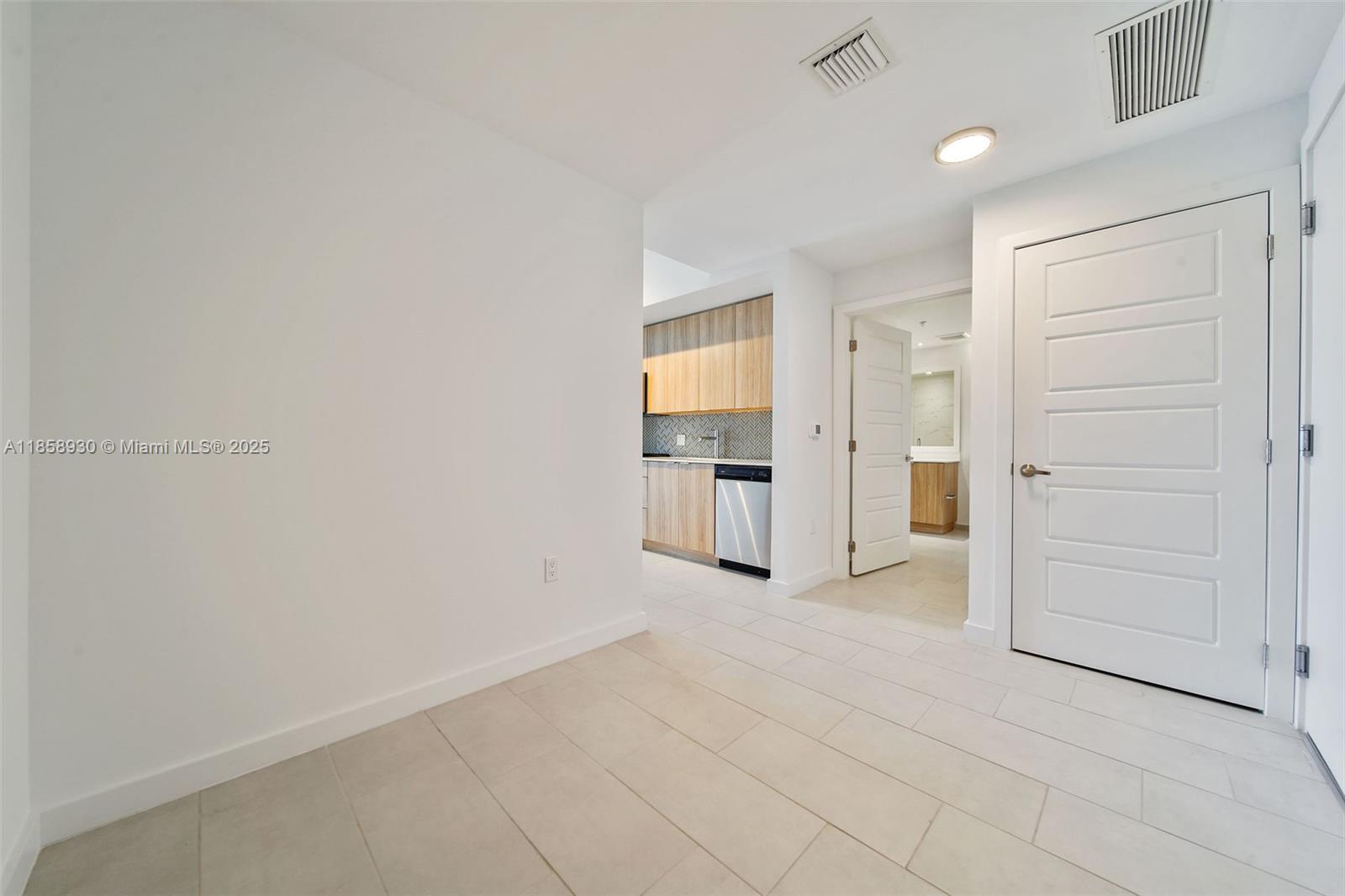 2150 N Bayshore Dr 0312