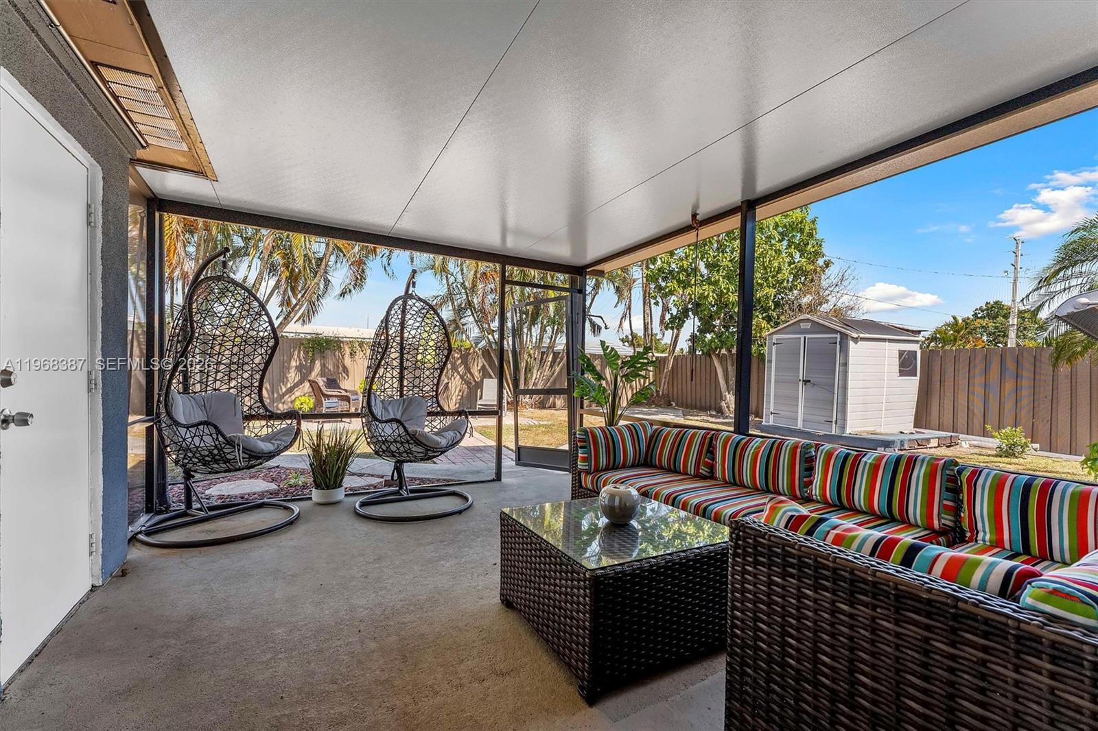 ENGLEWOOD MANOR - Residential