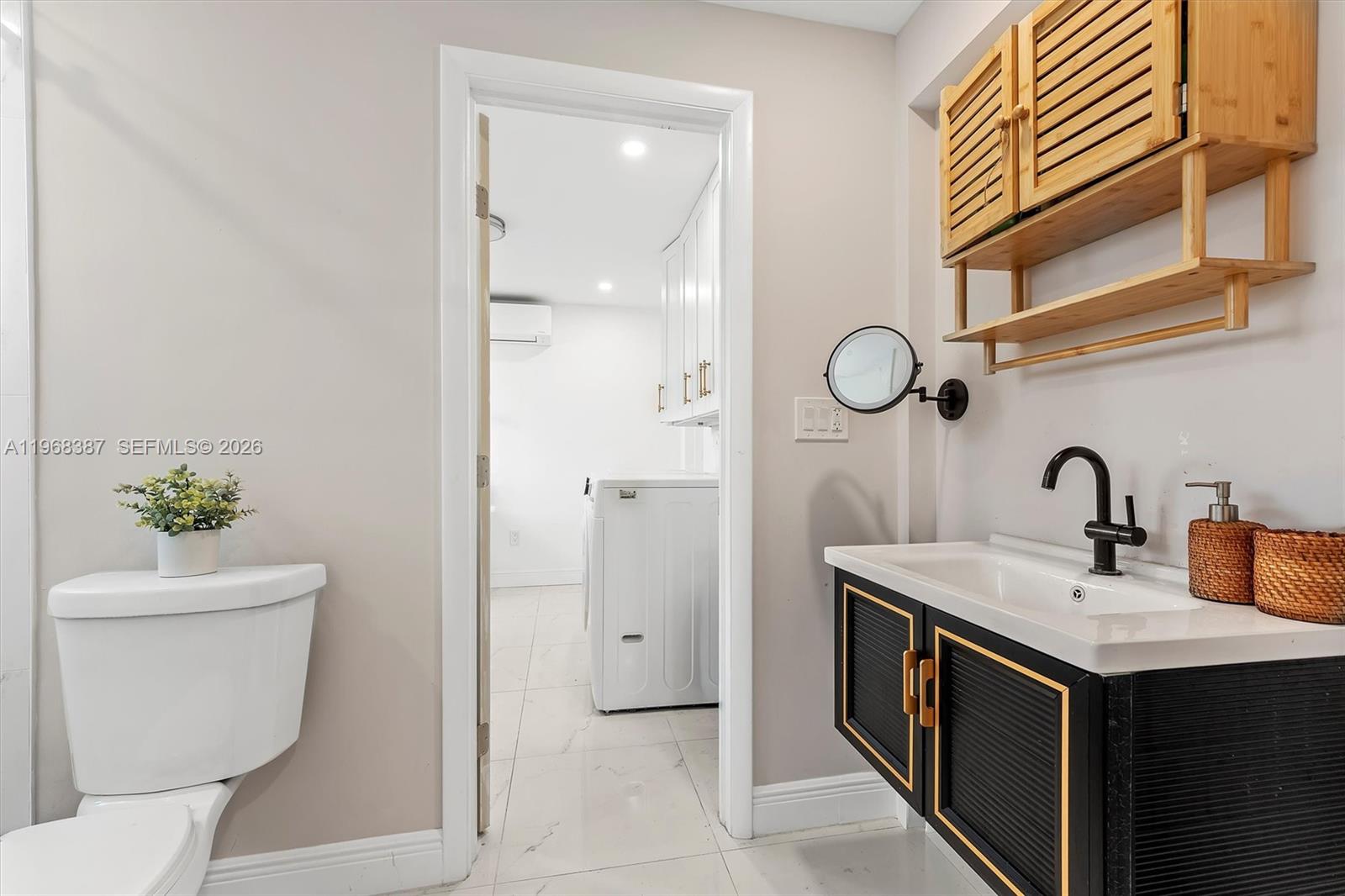 ENGLEWOOD MANOR - Residential