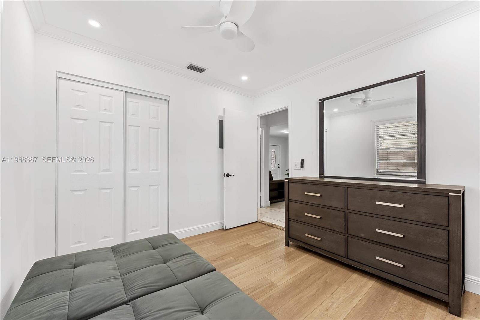 ENGLEWOOD MANOR - Residential