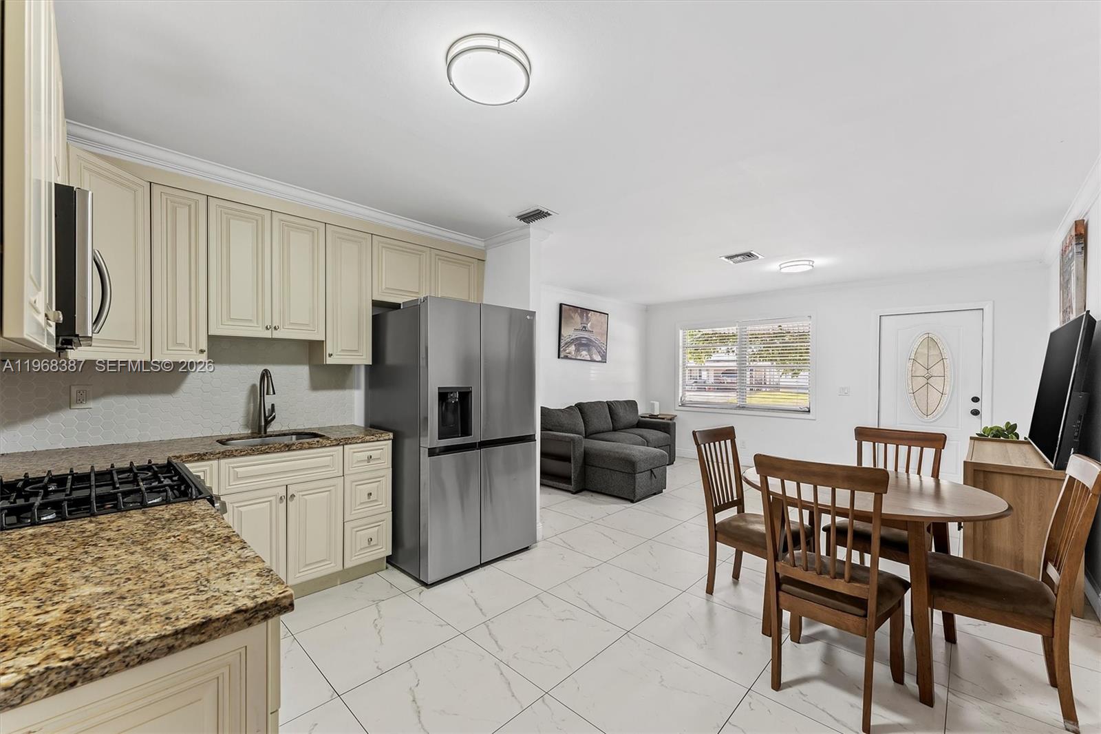 ENGLEWOOD MANOR - Residential