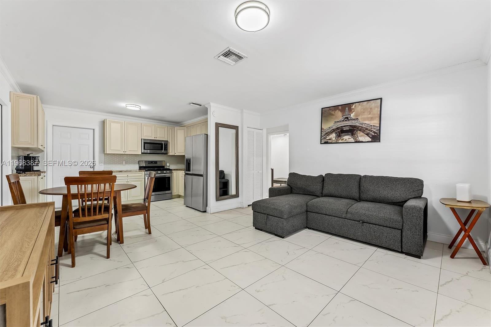 ENGLEWOOD MANOR - Residential