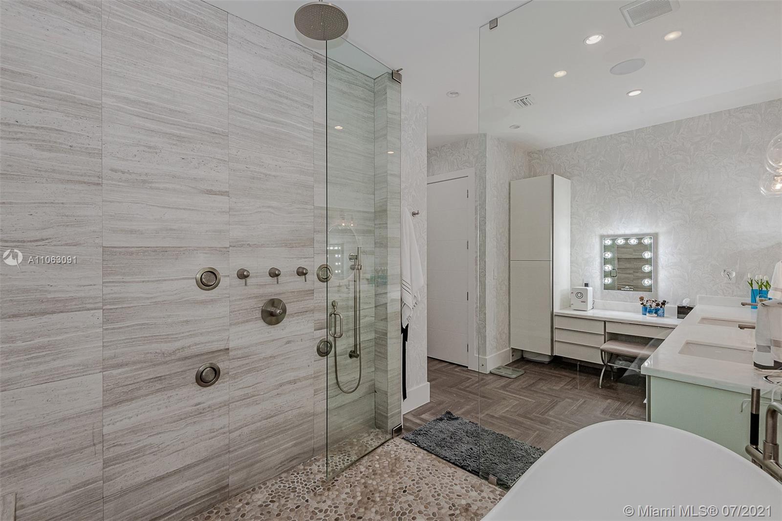 BRICKELL FLAGLER - Residential