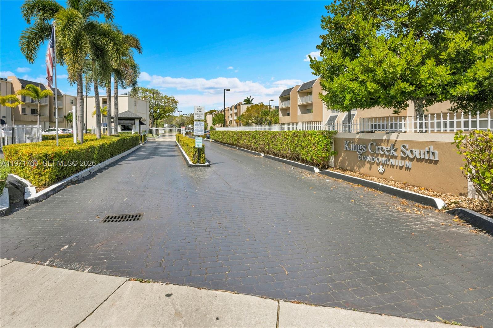 KINGS CREEK SO CONDO - Residential