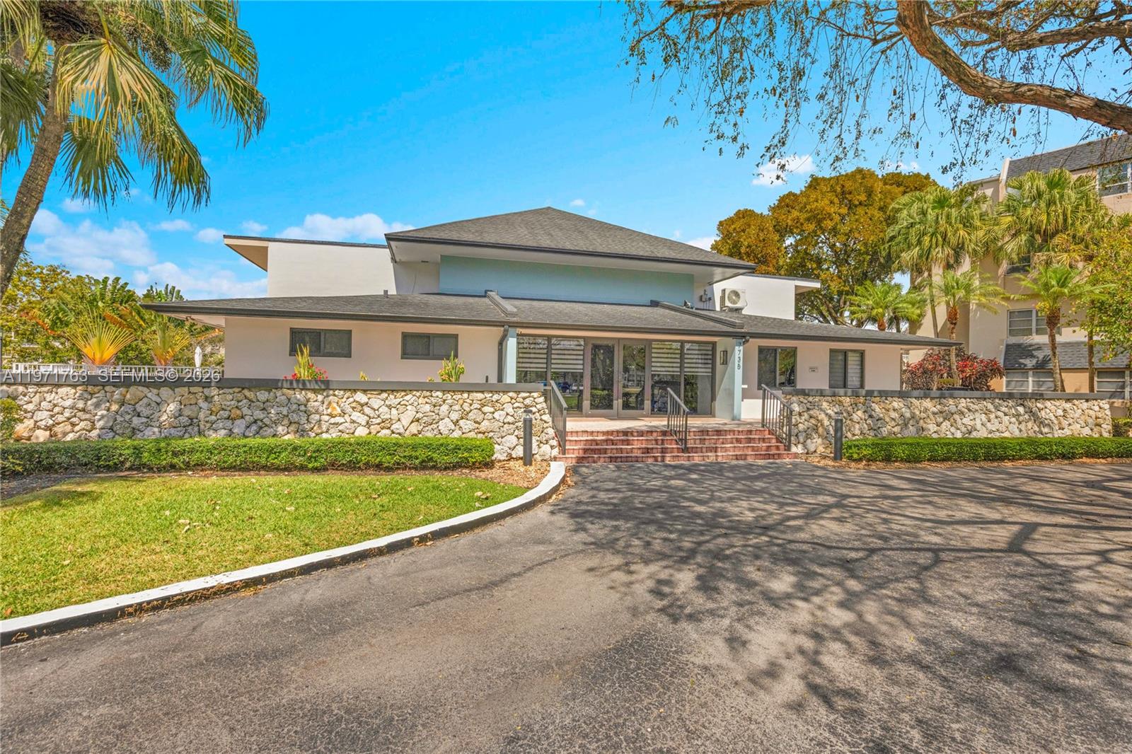 KINGS CREEK SO CONDO - Residential