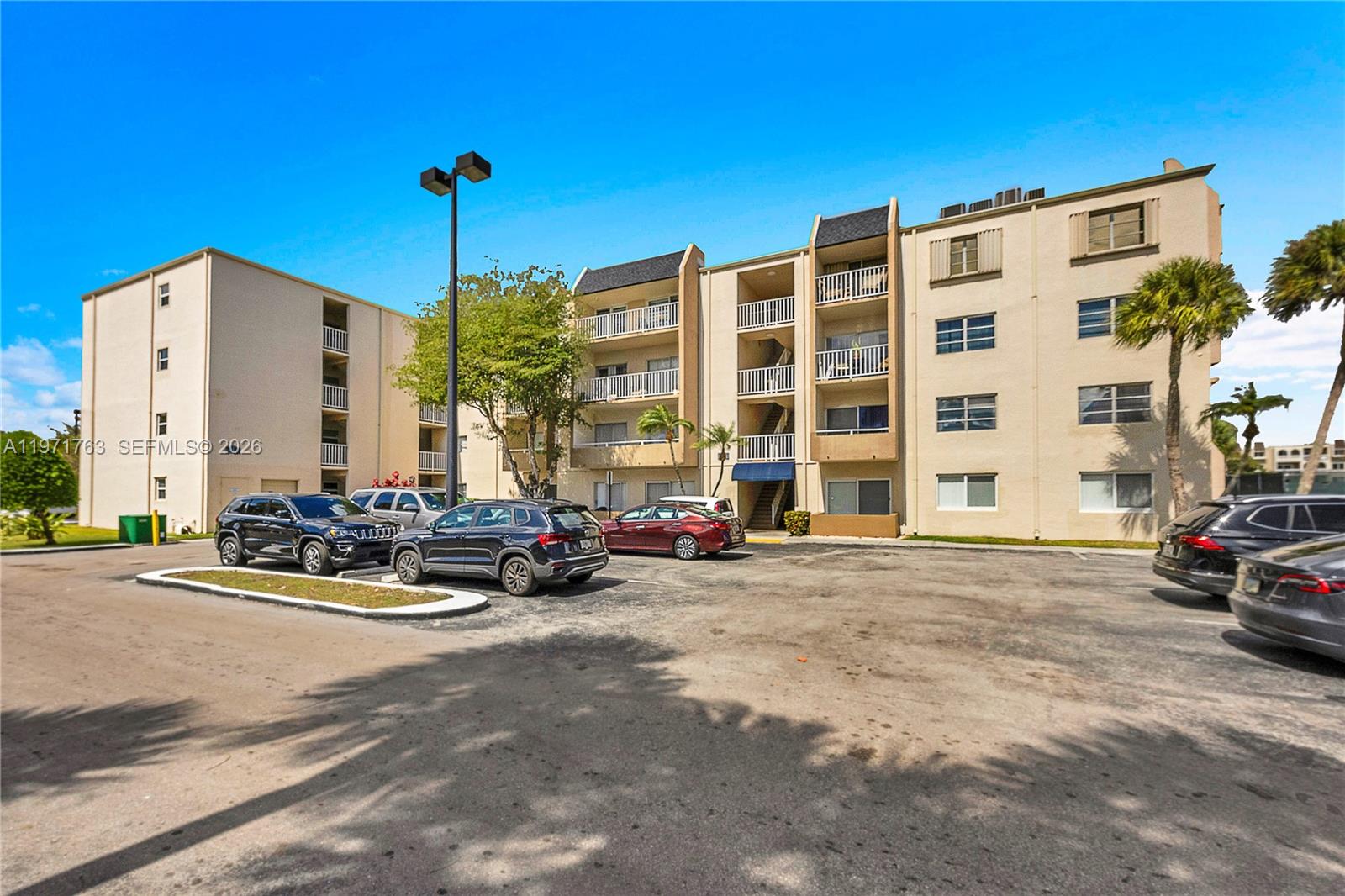 KINGS CREEK SO CONDO - Residential