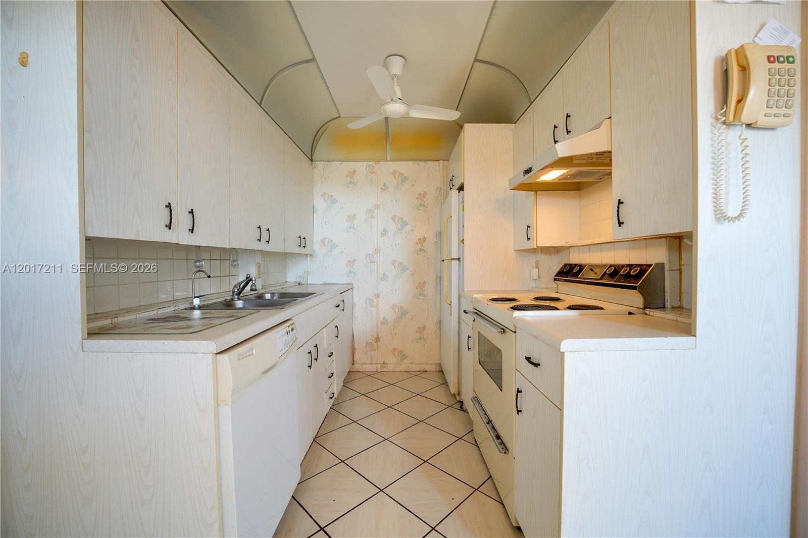 CORNWALL AT CENTURY VILLA - Residential