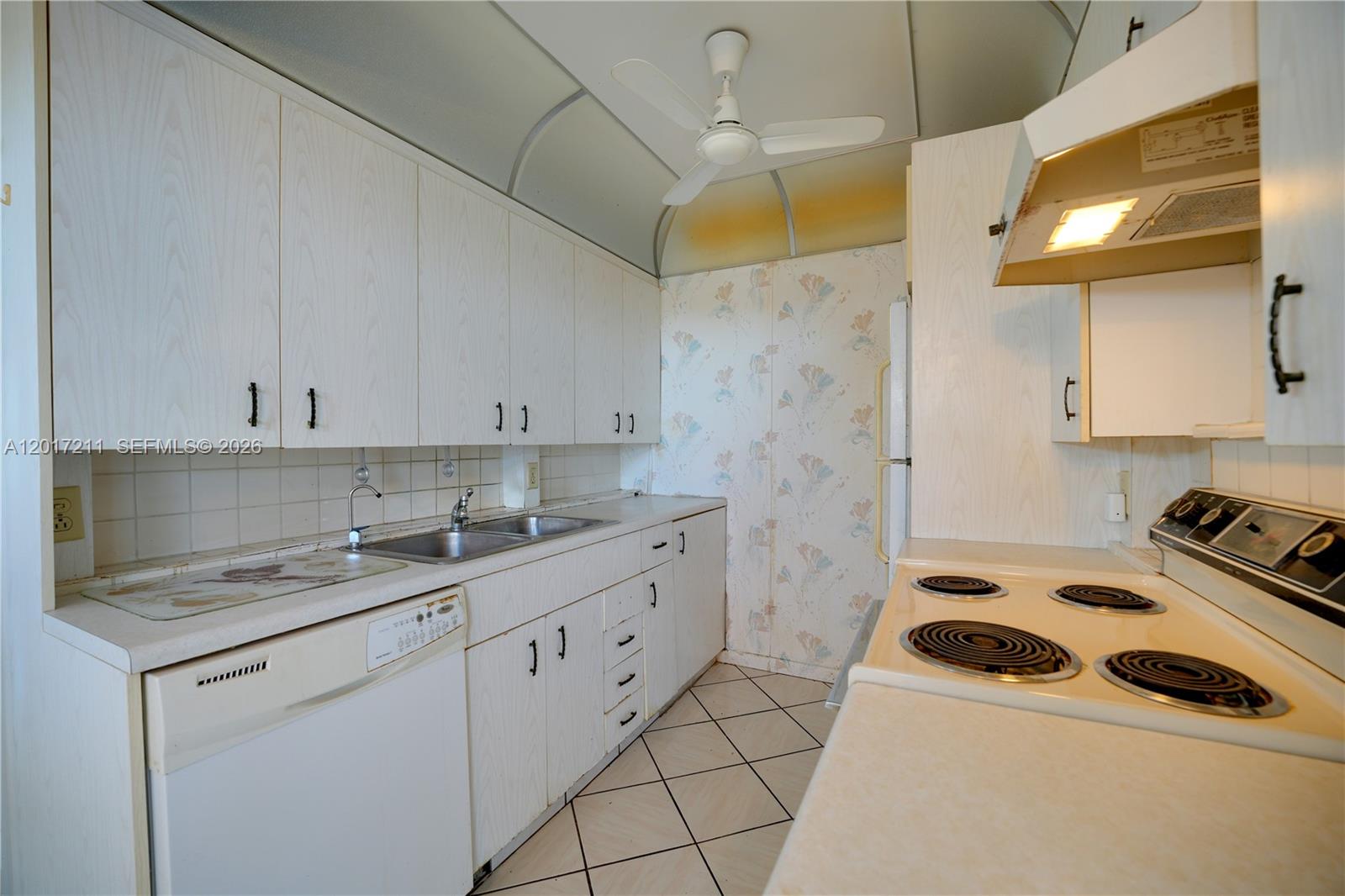 CORNWALL AT CENTURY VILLA - Residential