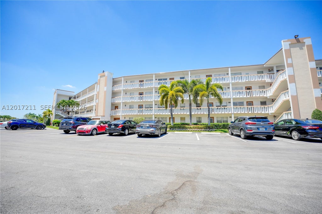 Photo of 4082 E Cornwall E #4082, Boca Raton, FL 33434 (MLS # A12017211)