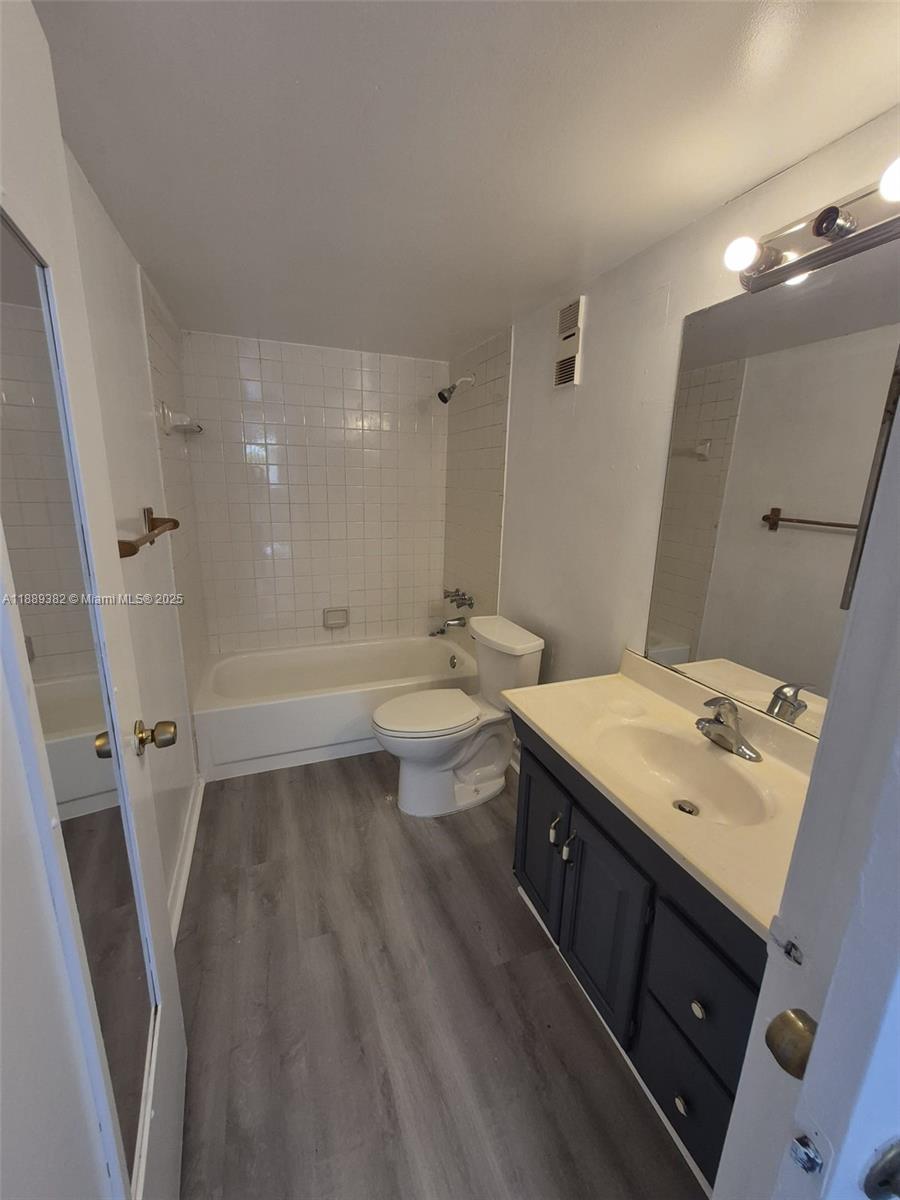 HIDDEN FOREST CONDO - Residential Lease