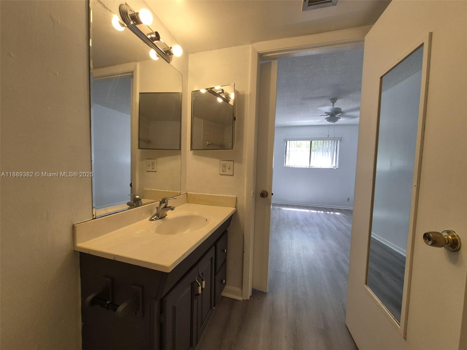 HIDDEN FOREST CONDO - Residential Lease