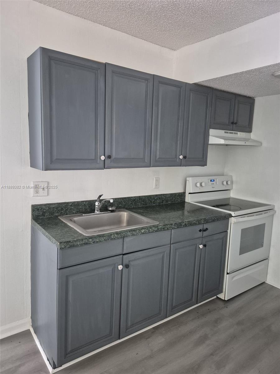 HIDDEN FOREST CONDO - Residential Lease