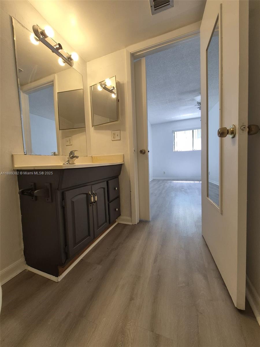 HIDDEN FOREST CONDO - Residential Lease