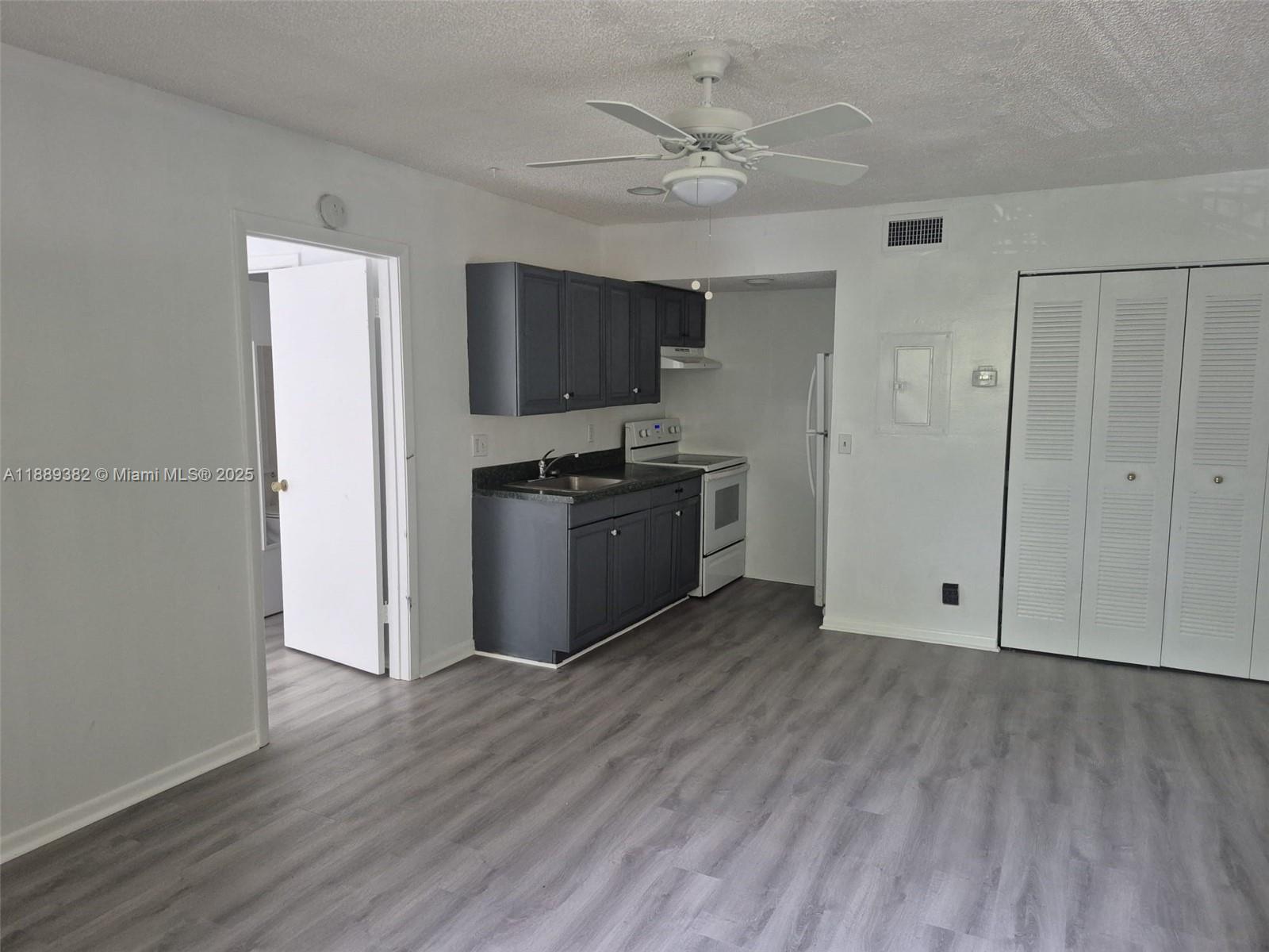 HIDDEN FOREST CONDO - Residential Lease