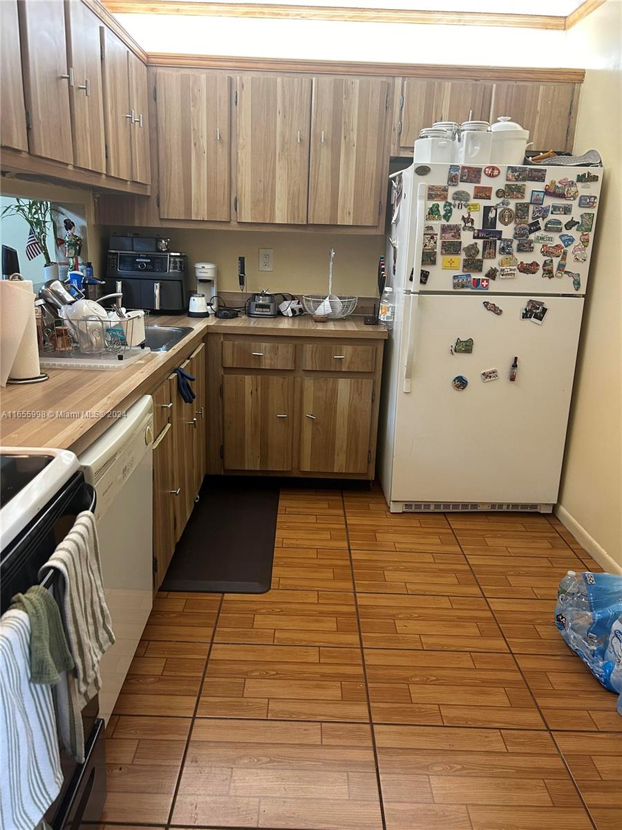 FOX CHASE CONDO #1 - Residential